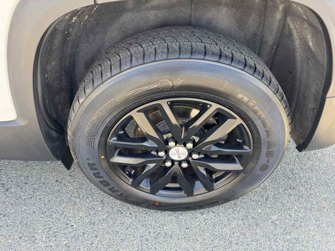 Used 2019 GMC Acadia SLT image 45