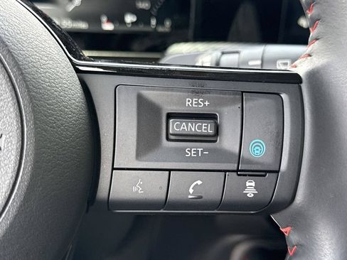 Certified 2025 Nissan Kicks SR AWD/4WD image 37