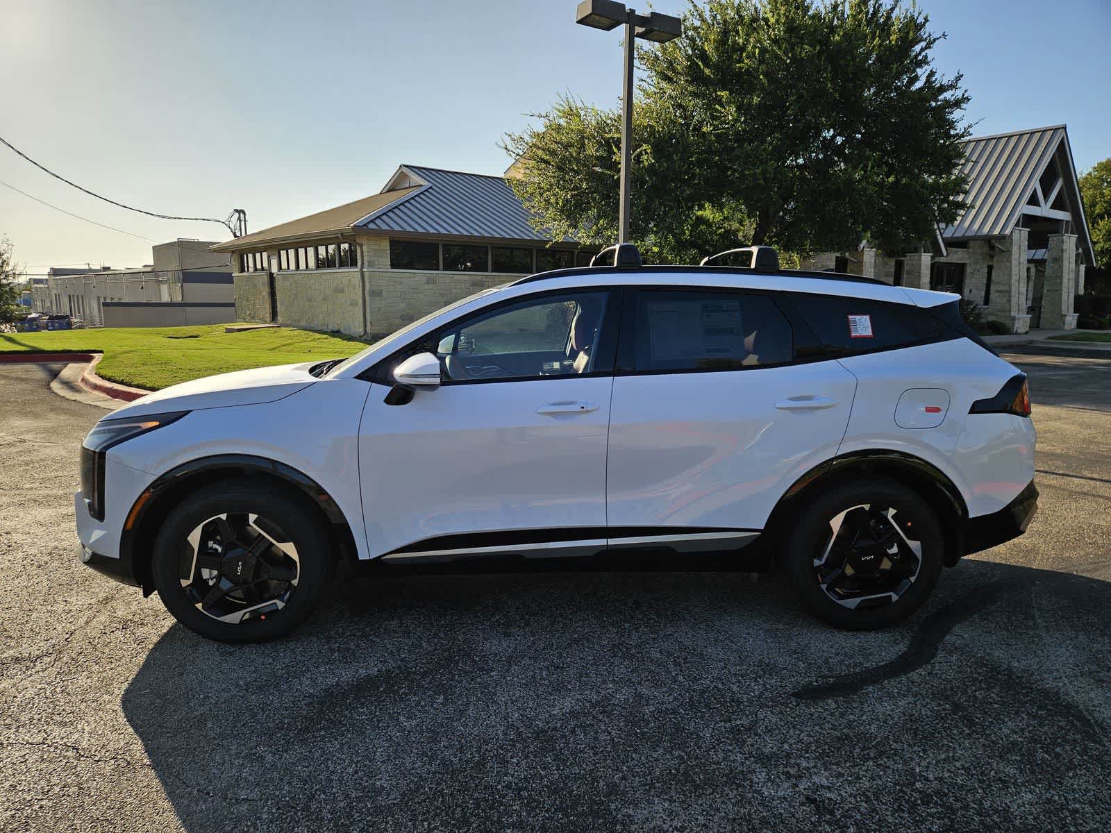 New 2026 Kia Sportage SX FWD image 4