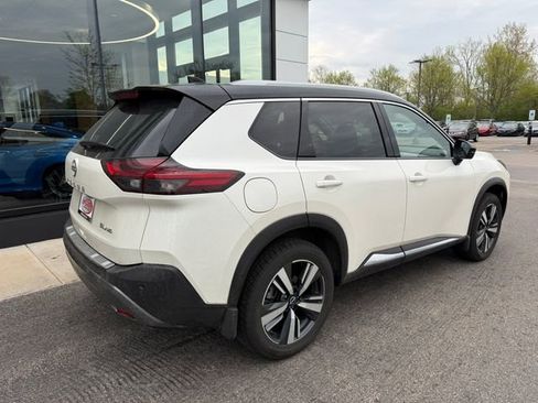 Used 2023 Nissan Rogue SL AWD/4WD image 2