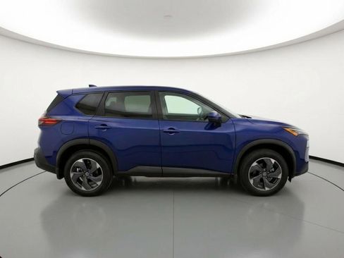 Used 2025 Nissan Rogue SV FWD image 11