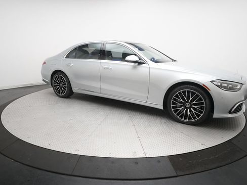 Used 2022 Mercedes-Benz S 580 4MATIC Sedan image 36