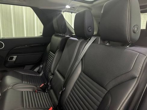 Used 2024 Land Rover Discovery S AWD/4WD image 13