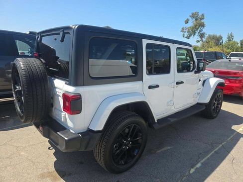Used 2023 Jeep Wrangler Unlimited Sahara w/ Cold Weather Group AWD/4WD image 2