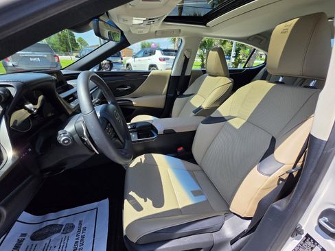 Used 2021 Lexus ES 350 w/ Accessory Package FWD image 9