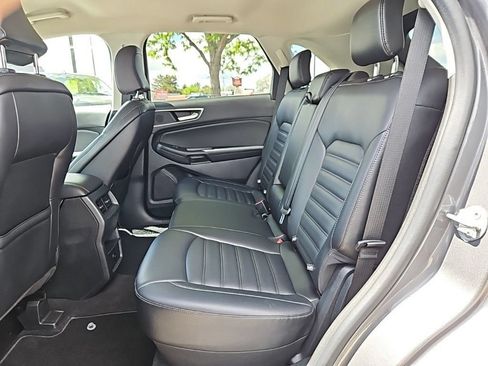 Used 2024 Ford Edge SEL AWD/4WD image 17