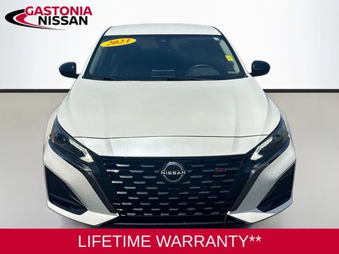 Used 2023 Nissan Altima 2.5 SR FWD image 2