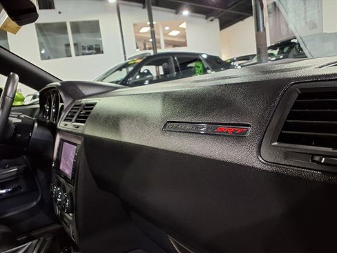 Used 2011 Dodge Challenger SRT8 w/ Green w/Envy Group image 29