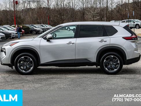 Used 2024 Nissan Rogue SV FWD image 9