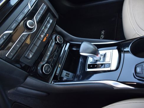 Used 2017 INFINITI QX30 Premium w/ Navigation Package image 24