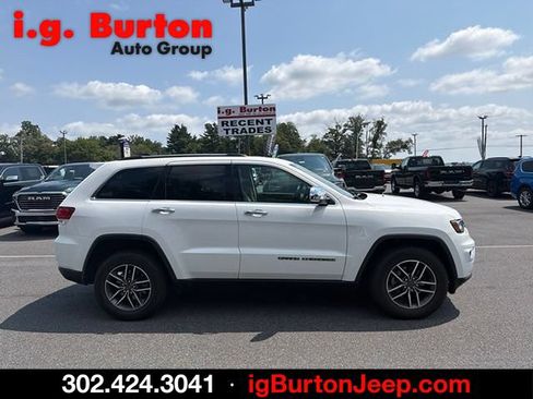 Used 2020 Jeep Grand Cherokee Limited w/ Premium Lighting Group AWD/4WD image 2