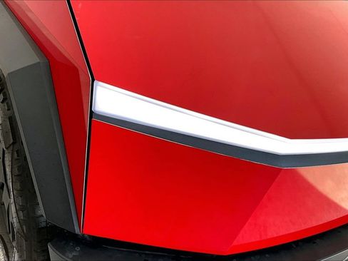 Used 2024 Tesla Cybertruck AWD Crew Cab image 34
