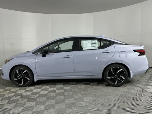 New 2025 Nissan Versa SR w/ Trunk Package FWD image 5
