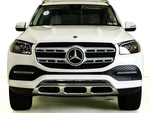 Used 2022 Mercedes-Benz GLS 450 4MATIC image 2