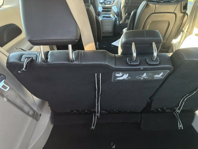 Used 2017 Chrysler Pacifica Touring-L Plus FWD image 14