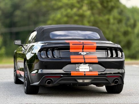 Used 2020 Ford Mustang Premium RWD image 5