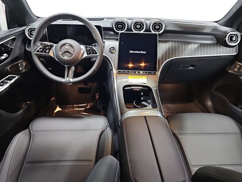 New 2026 Mercedes-Benz GLC 300 4MATIC image 9