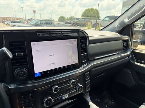 Certified 2024 Ford F250 Lariat w/ Lariat Ultimate Package AWD/4WD image 19