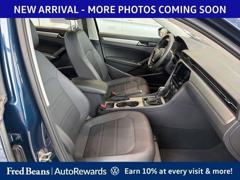 Used 2022 Volkswagen Passat 2.0T SE FWD image 6