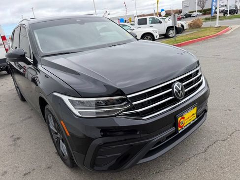 Used 2022 Volkswagen Tiguan SE FWD image 8