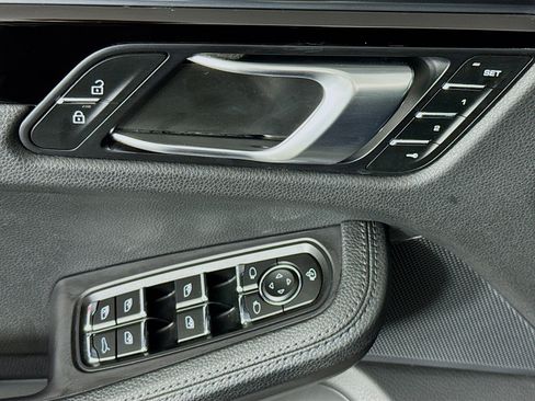 Used 2023 Porsche Macan w/ Premium Package Plus image 22