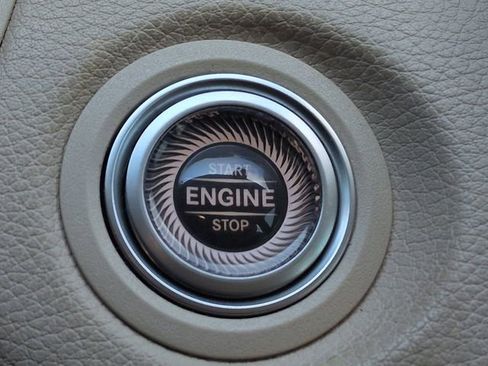 Used 2021 Mercedes-Benz C 300 4MATIC Sedan image 37