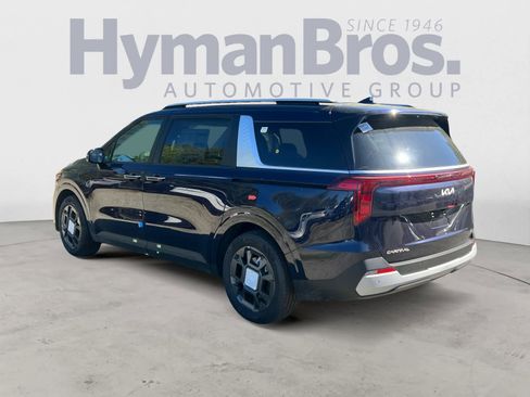 New 2026 Kia Carnival EX FWD image 6