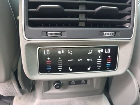 Used 2023 Audi Q7 3.0T Prestige AWD/4WD image 19