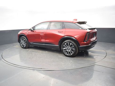 Certified 2025 Cadillac Optiq Sport 2 w/ LPO, Floor Liner Package image 3