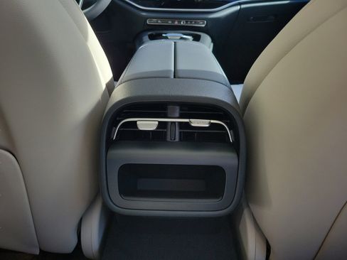 Used 2026 Mercedes-Benz E 350 Sedan image 21
