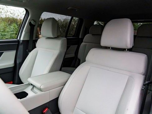 New 2026 Hyundai Santa Fe SE image 9