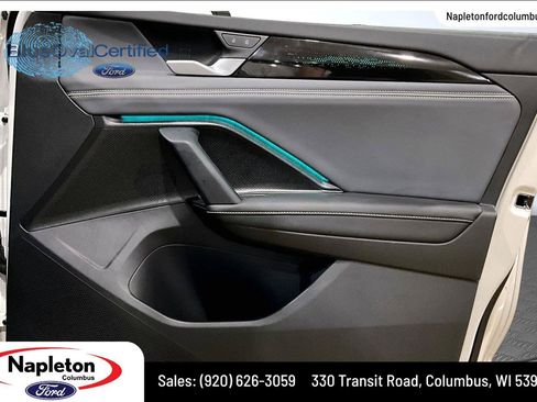 Used 2025 Volkswagen Tiguan SEL R-Line AWD/4WD image 25