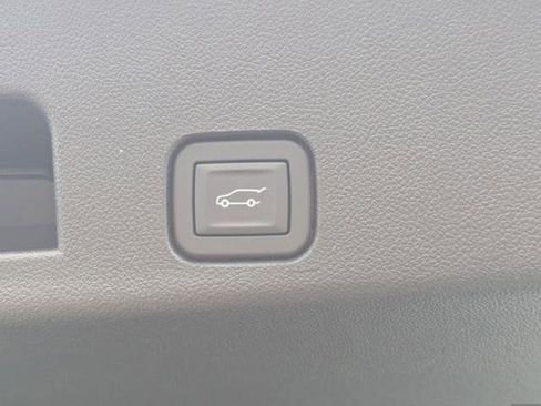 New 2026 Chevrolet Traverse RS w/ LPO, Floor Liner Package FWD image 15