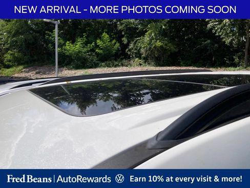Used 2022 Ford Explorer XLT w/ Equipment Group 202A AWD/4WD image 8