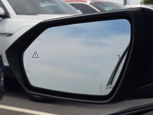 Used 2025 Hyundai Elantra Sport image 23