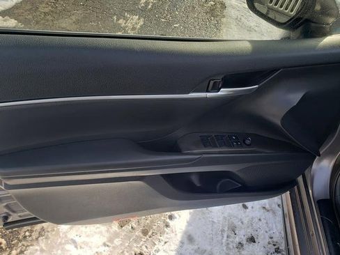 Used 2023 Toyota Camry SE image 11