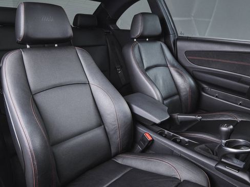 Used 2011 BMW 1 Series M RWD image 57