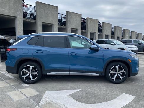 New 2026 Volkswagen Tiguan SE image 2