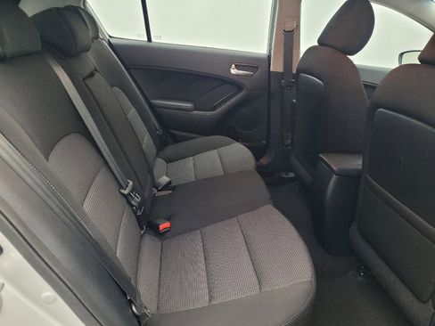 Used 2017 Kia Forte LX image 19