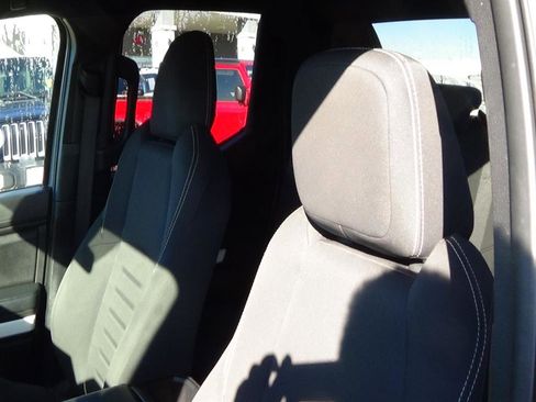 Used 2024 Toyota Tacoma TRD Off-Road image 19