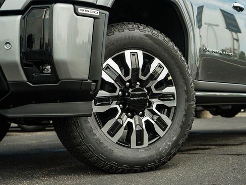 New 2026 GMC Sierra 3500 Denali Ultimate AWD/4WD image 6