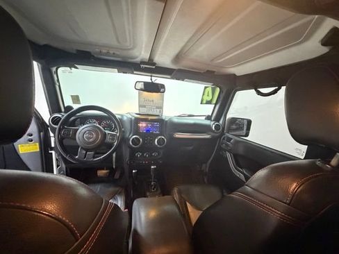 Used 2014 Jeep Wrangler Unlimited Sahara w/ Connectivity Group AWD/4WD image 16