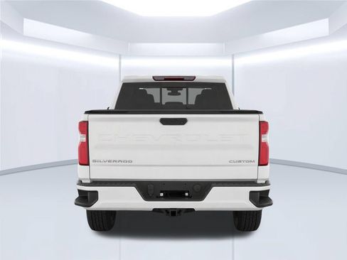 Used 2019 Chevrolet Silverado 1500 Custom w/ Custom Max Trailering Package AWD/4WD image 7