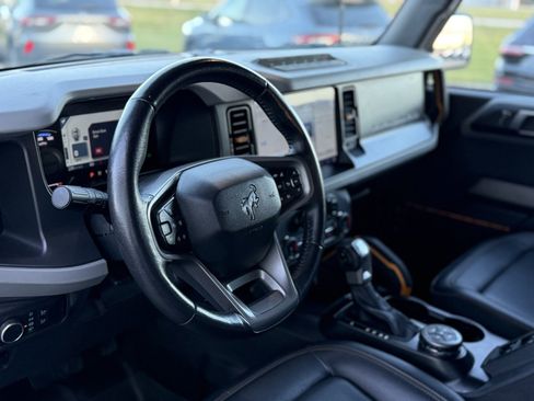 Used 2022 Ford Bronco Badlands image 10