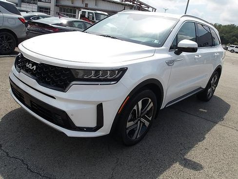 Used 2024 Kia Sorento EX AWD/4WD image 3