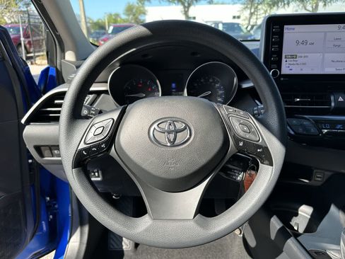 Used 2020 Toyota C-HR LE FWD image 21
