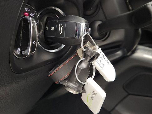 Used 2018 Porsche Macan image 30