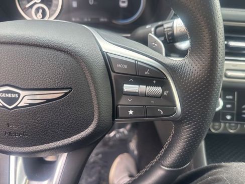 Used 2025 Genesis G70 2.5T image 18