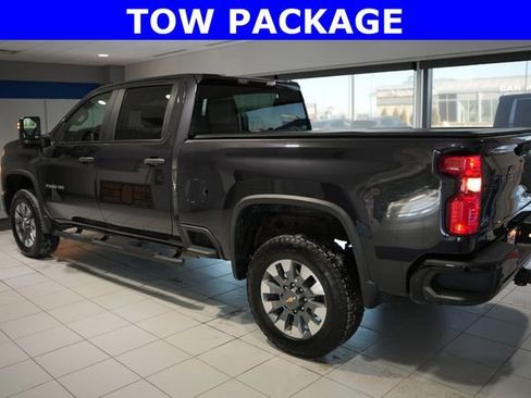 Used 2024 Chevrolet Silverado 2500 Custom w/ Custom Value Package image 4