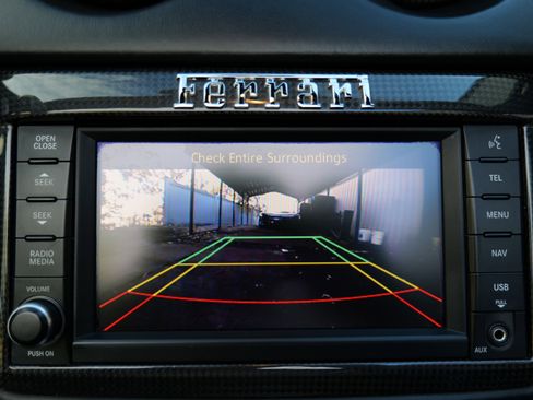 Used 2014 Ferrari California image 26